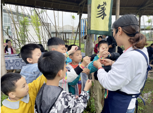 品味經(jīng)典 筑夢(mèng)童年 爭(zhēng)做新時(shí)代好少年